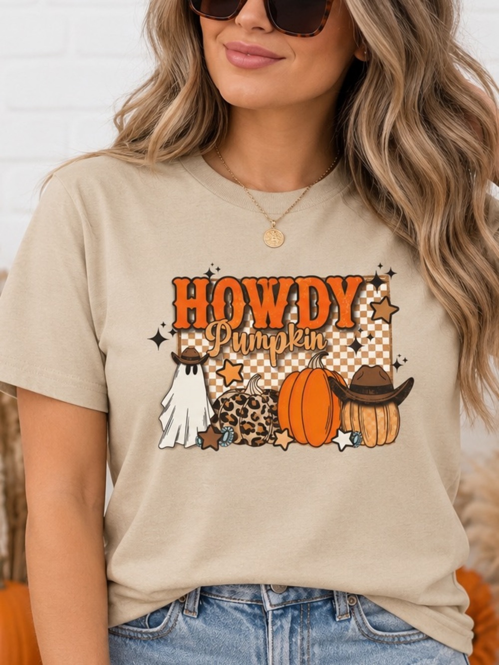 Gildan Beige Howdy Pumpkin Graphic Tee with Orange & Brown Accents
